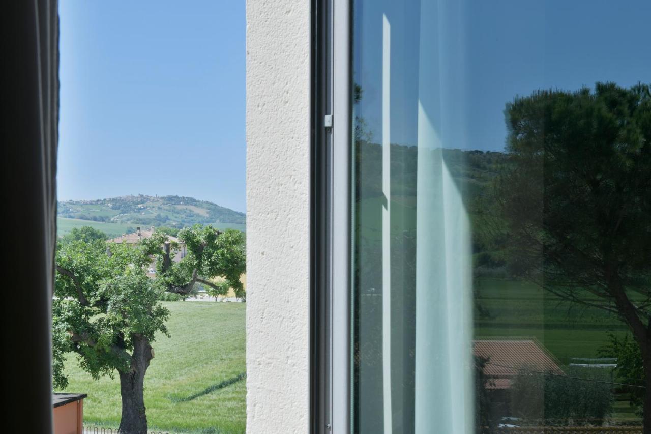 Hotel Torresi Potenza Picena Exterior foto