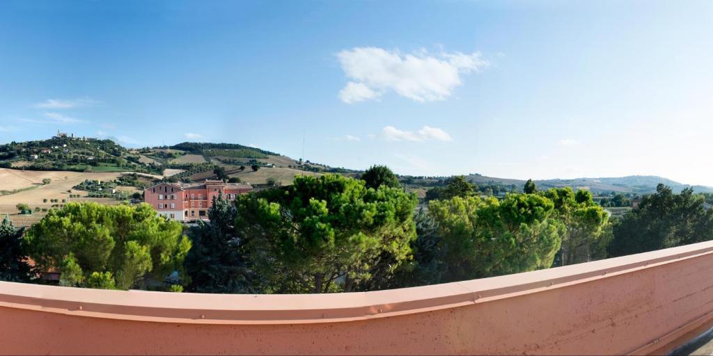 Hotel Torresi Potenza Picena Exterior foto