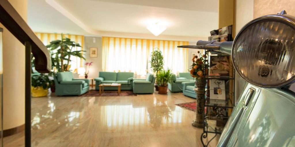 Hotel Torresi Potenza Picena Exterior foto